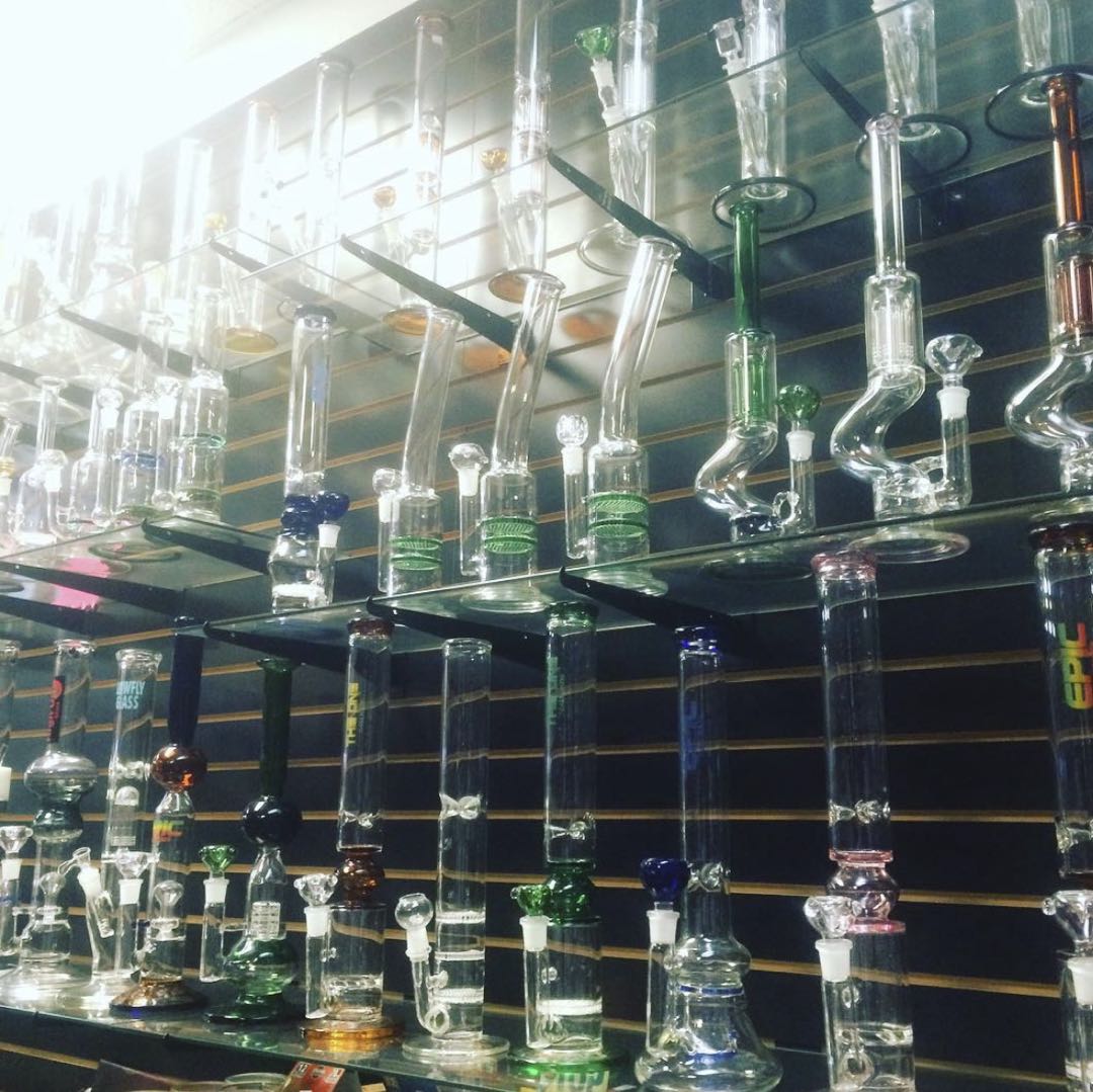 Glass and smoke shop product 4